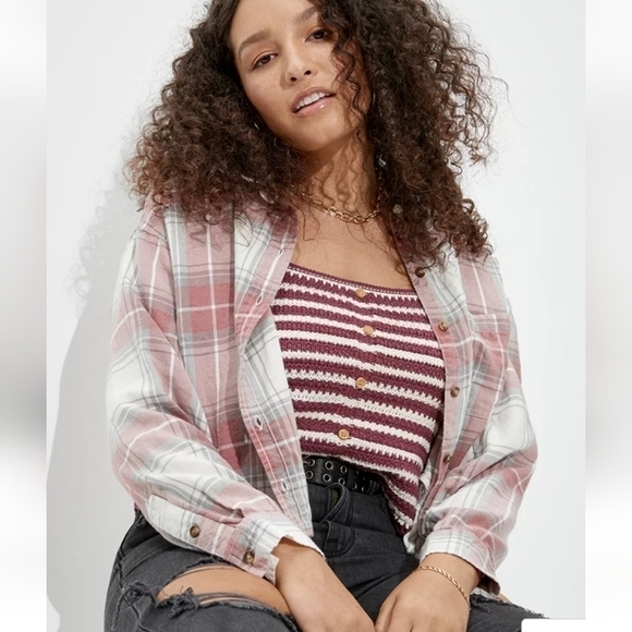 AE Plaid Cropped Button Up Shirt Muted Red Gray Size Medium - Picture 2 of 13